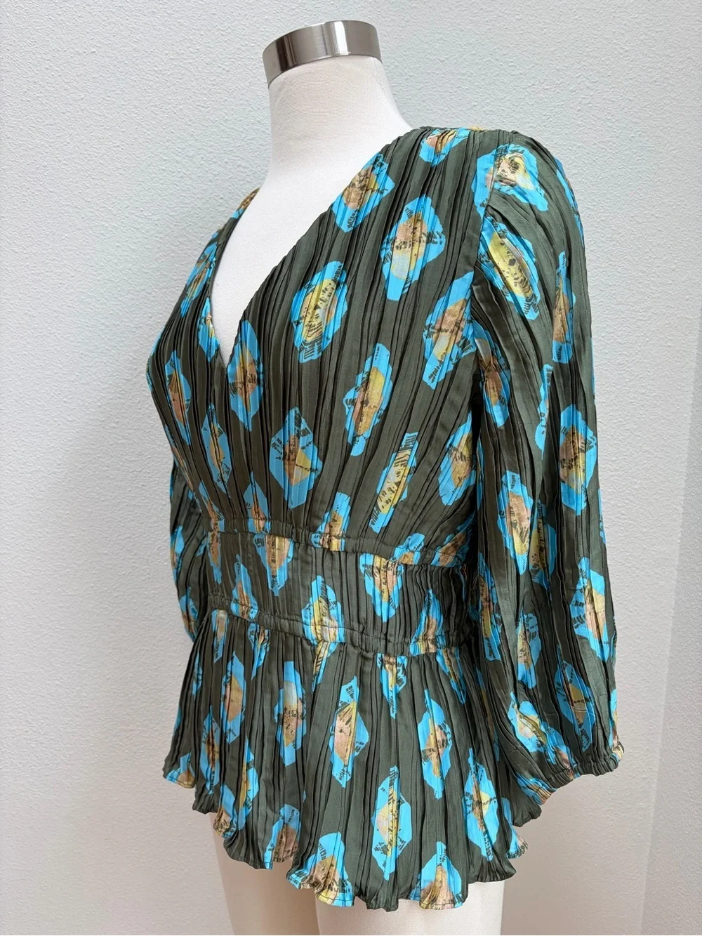 Tuckernuck Peplum Maisy Blouse Pintuck Geometric Shirt Blue Green Size Medium